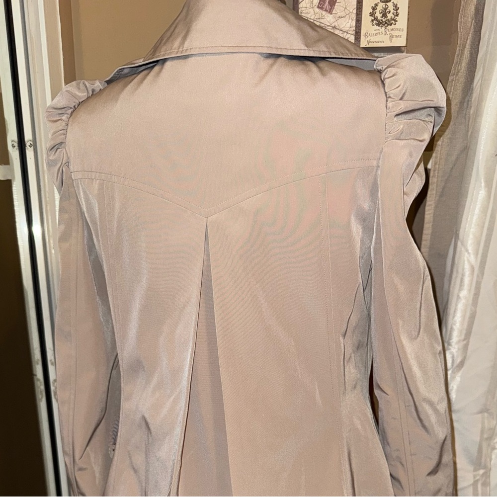 Jennifer Lopez Beige Trench Coat View 4